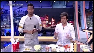 El Hormiguero 3.0 - Romeo Santos nos enseña a hacer un perrito caliente