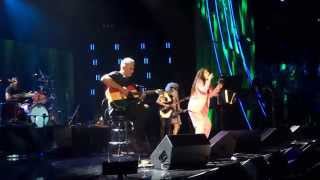 Nirvana & Lorde Perform "All Apologies" At The Rock & Roll Hall Of Fame Induction 2014