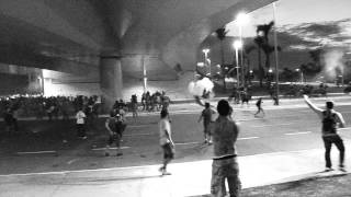 Manifestantes avançam contra a cavalaria da polícia [Belo Horizonte 22/06/2013]