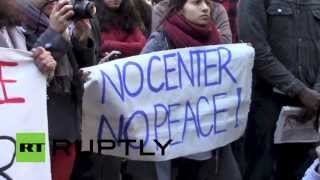 Нью-йоркские студенты защищают свое право на протест
