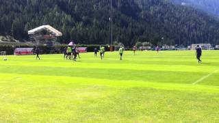 Gol durante l'allenamento con la palla