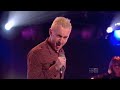 Alan Cumming sings Taylor the Latte Boy