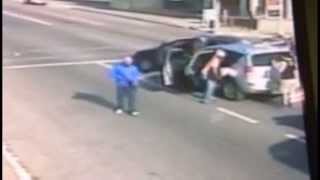 Armed robbery/hijacking in the Jhb CBD today- Sat 16 Nov 2013. Info to Crime Line SMS 32211