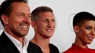 "Wembley - Football is coming hoam": Bastian Schweinsteiger und Philipp Lahm bei Weltpremiere