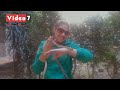 بالفيديو.. شاهد فتاة تستخدم