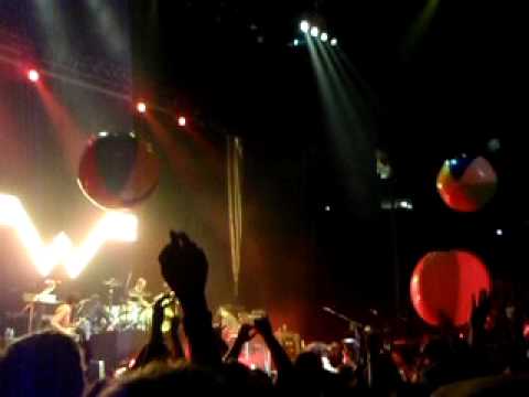 Weezer at Florida State - War Chant - YouTube