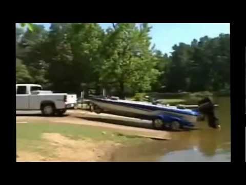 Collection Of Funny Boat Crashes And Boat Fails