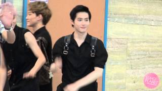 [130802] EXO SUHO 라디오끝나고 인사하는 준면이