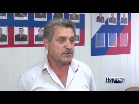В Бердске ветеранам МВД вручили юбилейные медали В Бердске ветеранам МВД вручили юбилейные медали