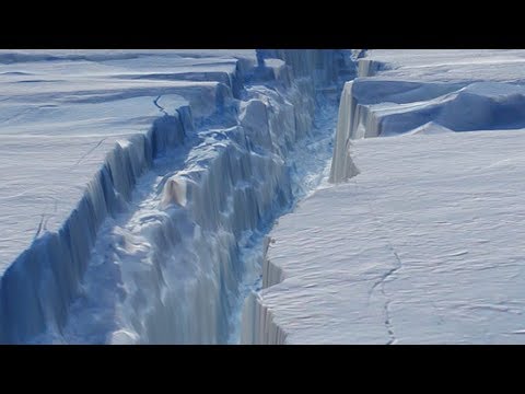 Un gigantesco Iceberg se desprende de glaciar en la Antártida