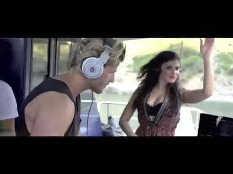 Paul Janke feat. Tony T Multitalented 'I Wanna Live In Brazil'