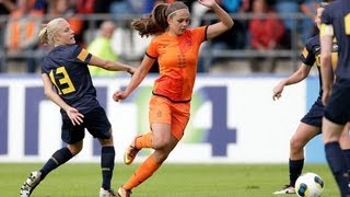 Reportage: Oranjevrouwen verslaan Australië 29-06-2013