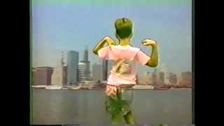 90's Kid Dances to Madonna 90's Kid Dances to Madonna