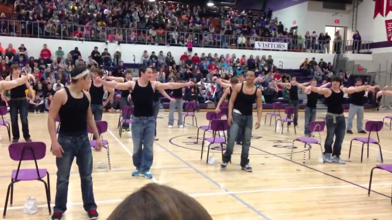 Bhs senior boys dance team. Burlington iowa. - YouTube