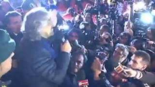 Beppe Grillo, comizio a Sanremo 2014 - Festival di Sanremo 2014  Arrivo di Beppe Grillo (18/02/2014)