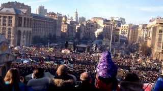 300.000 на Майдане поют гимн