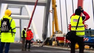 Nowy most w Toruniu - pierwsze przejście (42. TSF) [tilt-shift]