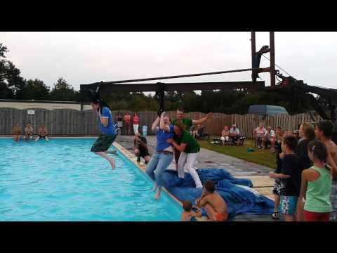 Spijkerbroek hangen op Camping de Blekkenhorst