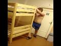 Посмотреть Видео 2-х ярусная кровать ,спящий друг и лагерь