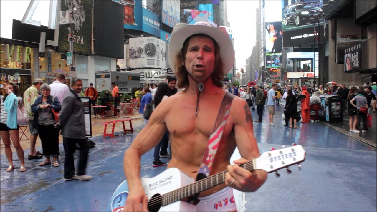New York City Times Square - The Naked Cowboy 🤠 - BLE-TV 