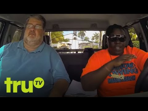 Hình ảnh trong video South Beach Tow - A Little Hookup With A Lot