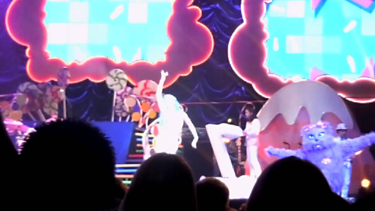 Katy Perry I Wanna Dance With Somebody Mohegan Sun Arena 6/25/11 ...