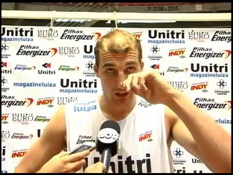 Leo e Gruber podem ficar no banco no jogo entreUnitri e Paulistano