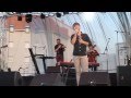 14. Reprise de "She's leaving home" des Beatles
