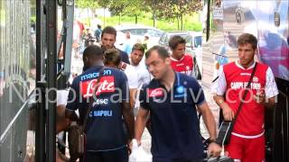 NCLIVE @DIMARO -  Gonzalo Higuaín sale sul pullman del Napoli