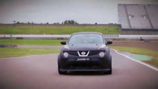 Nissan Juke R v Suzuki GSX-R1000 John Reynolds