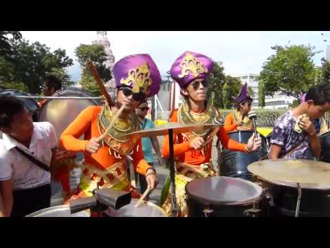 SINULOG SA KABATAAN 2013. CHILDREN'S MARDI GRAS, CEBU PHILIPPINES CULTURE, TRAVEL.