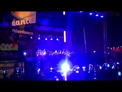 ảnh trong video Cher Dance on The Pier 27 NYC 30 june 2013 Part 1