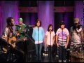 Enfants de l'école de Jeunes musiciens du monde à Kitcisakik à l'émission Studio 12