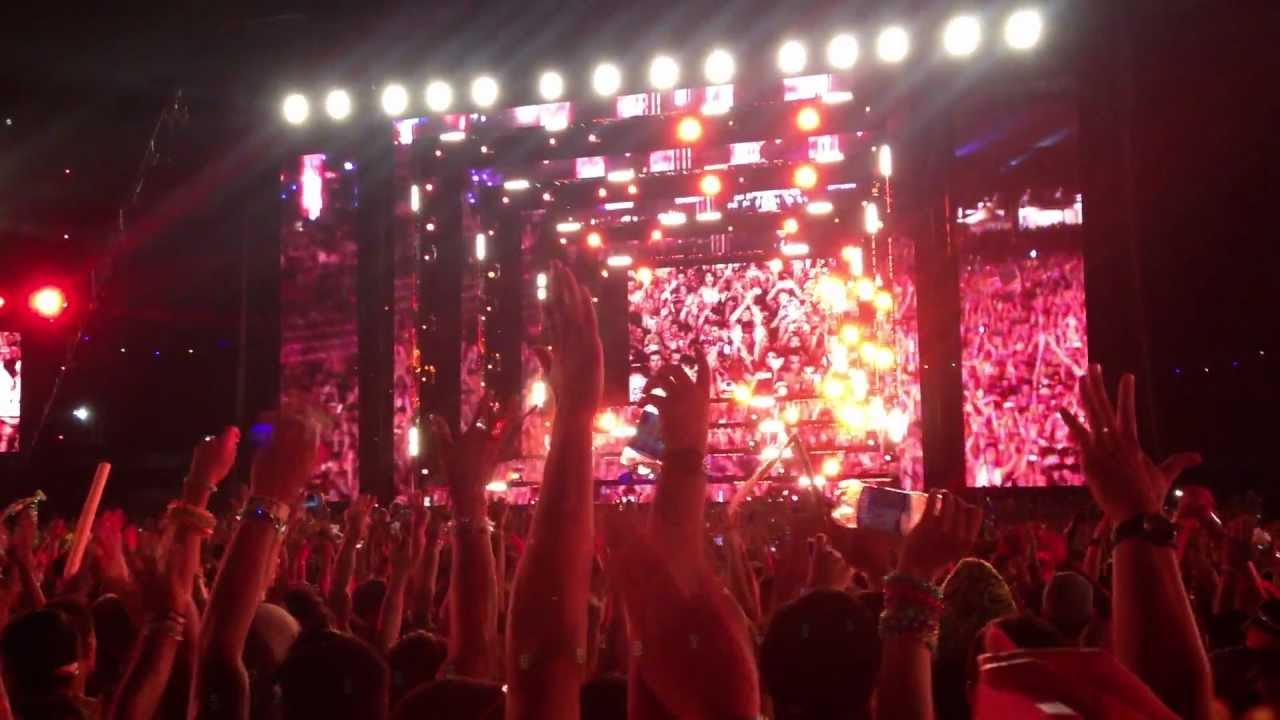 Kaskade Performing "Eyes" at EDC Las Vegas 2012 - YouTube