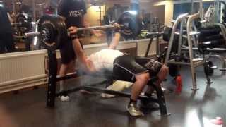 Benchpress 260lbs/117,5kg 15 years old