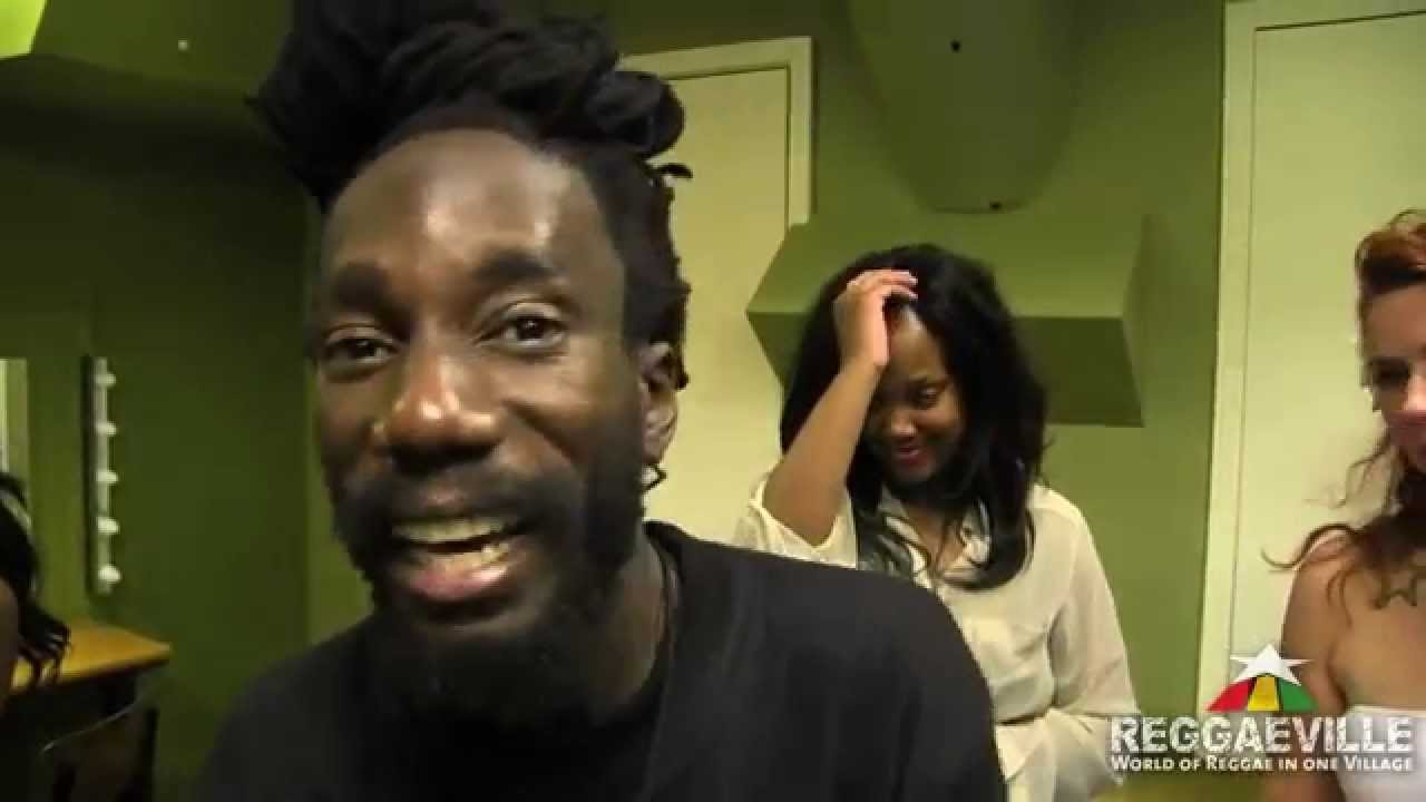 Teaser: Sizzla - Reggaeville Riddim [OUT MAY 25th 2012] - YouTube