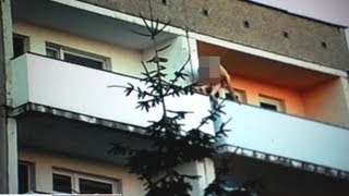 Kaskader w slipkach uciekał przed policją z balkonu na balkon 23.07.2013 GŁOGÓW