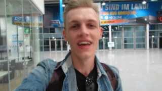 MILAN ALWEER NAAKT?! - GAMESCOM 2013 - DEEL 4 - DHD VLOG #76