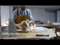 Un fer à repasser dans son atelier bois