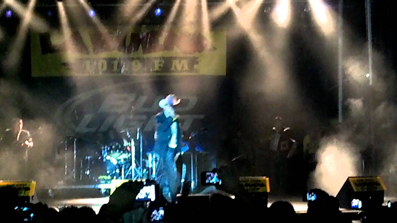 ROBERTO TAPIA EN FRESNO (NO FUE FACIL) - YouTube