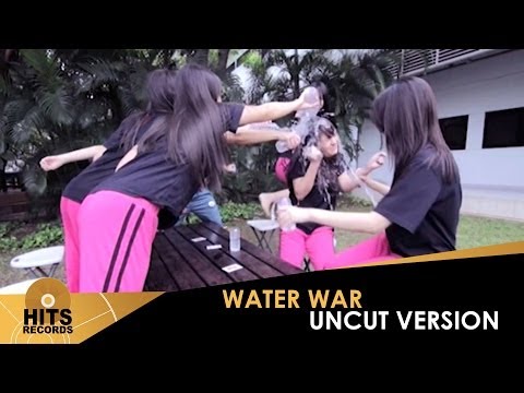 Uniknya JKT48 : Water War of Member JKT48