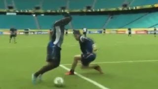 Balotelli marea a Buffon en el entrenamiento de Italia | Balotelli skills