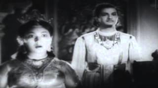 Chandraharam  Savitri  NTR Love Scene  NTR, Sriranjani, Savitri