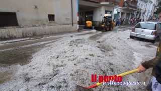 Super grandinata a Cervaro, ruspe in azione per liberare la strada