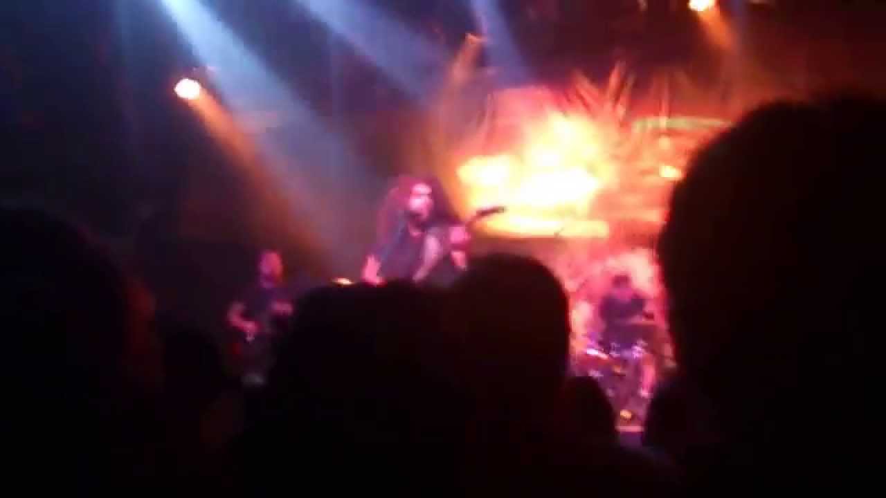 Coheed and Cambria - Sentry The Defiant (Live) - YouTube