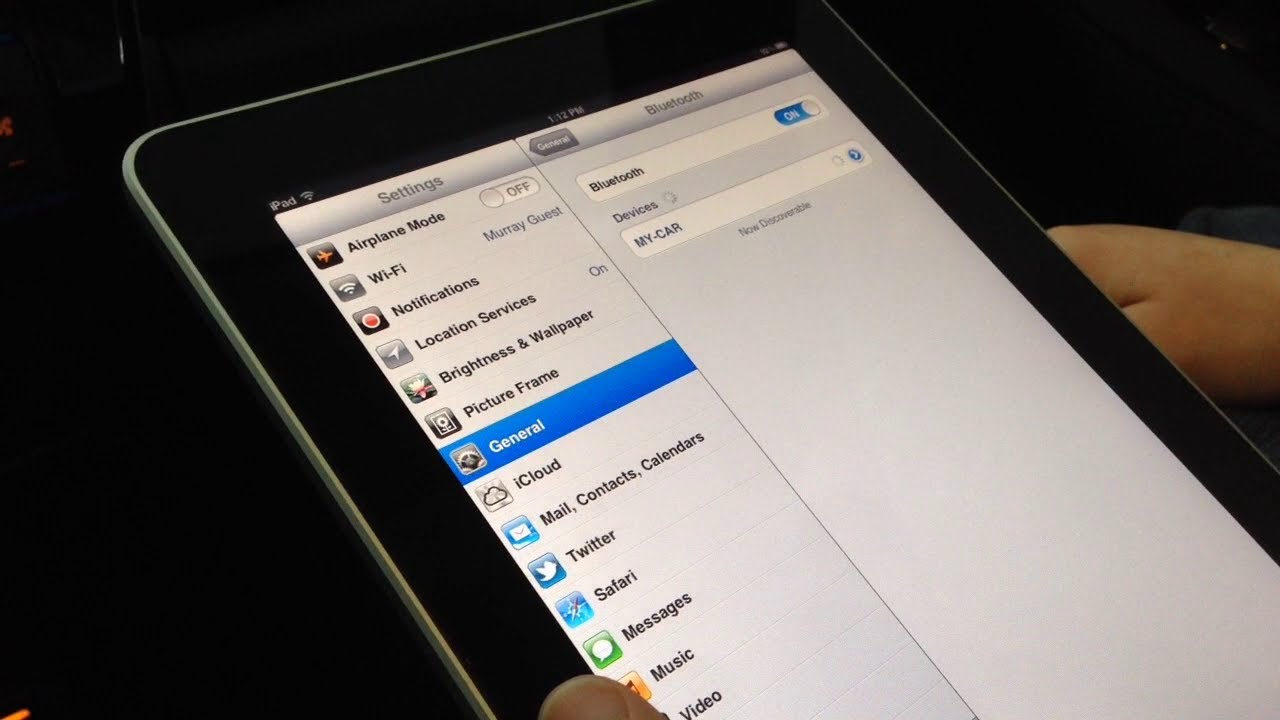 The iPad 1, is it obsolete yet? - YouTube