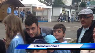 AURONZO - Felipe Anderson firma un fiume di autografi