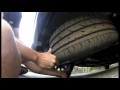 Peugeot 206+ : Comment remonter la roue de secours - YouTube