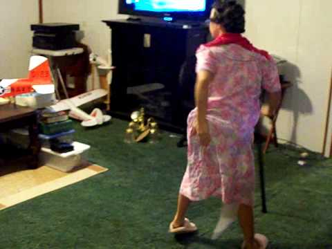 BIG BUTTS GRANDMA DANCE MIDLAND VALLEY HIGH SCHOOL CHEERLEADER FUNNY