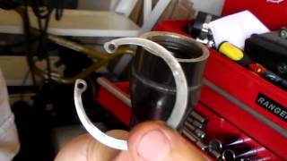 Como cambiar el aceite hidráulico a las barras de una moto 1/4